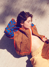 Load image into Gallery viewer, QUILT BOMBER JACKET - reversible