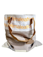 Load image into Gallery viewer, WAFFLE TOTE BAG Isabel grey/white