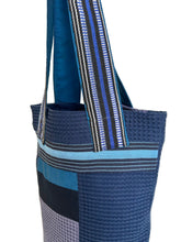 Load image into Gallery viewer, WAFFLE TOTE BAG Nadu navy/ blue