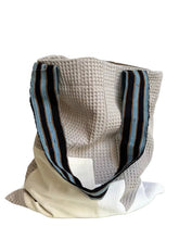 Load image into Gallery viewer, WAFFLE TOTE BAG Isabel grey/white