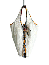 Load image into Gallery viewer, LITTLE QUILT SHOPPER  BAG