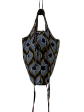 Load image into Gallery viewer, LITTLE QUILT SHOPPER  BAG