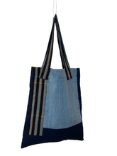 Load image into Gallery viewer, WAFFLE TOTE BAG Nadu navy /indigo light