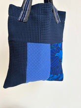 Load image into Gallery viewer, WAFFLE TOTE BAG Nadu navy/ blue