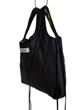 Load image into Gallery viewer, LITTLE QUILT SHOPPER  BAG