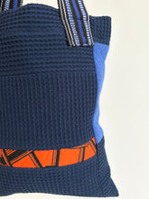 Load image into Gallery viewer, WAFFLE TOTE BAG Nadu navy/ blue