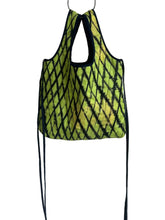 Load image into Gallery viewer, LITTLE QUILT SHOPPER  BAG
