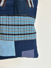 Load image into Gallery viewer, WAFFLE TOTE BAG Nadu navy/ indigo