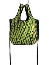 Load image into Gallery viewer, LITTLE QUILT SHOPPER  BAG